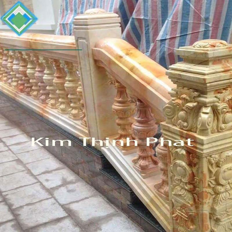 con tiện đá granite màu vàng