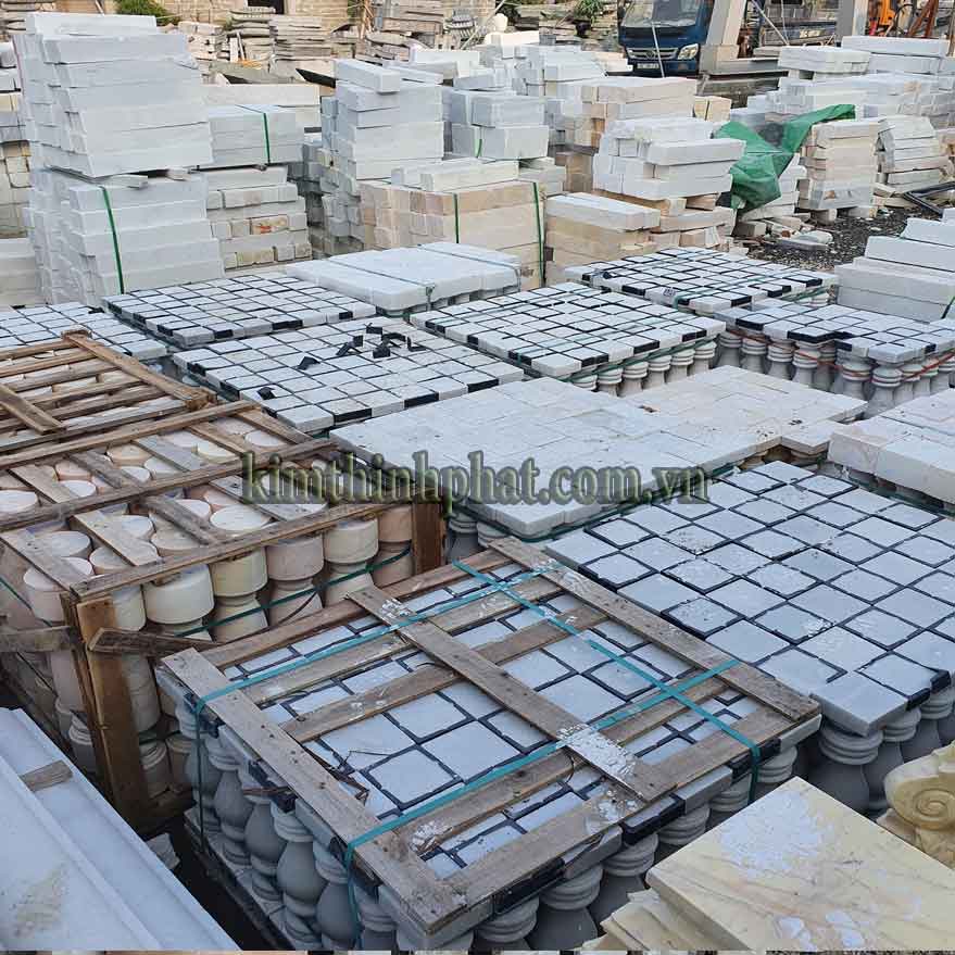 Con tiện đá hoa cương lan can màu tím