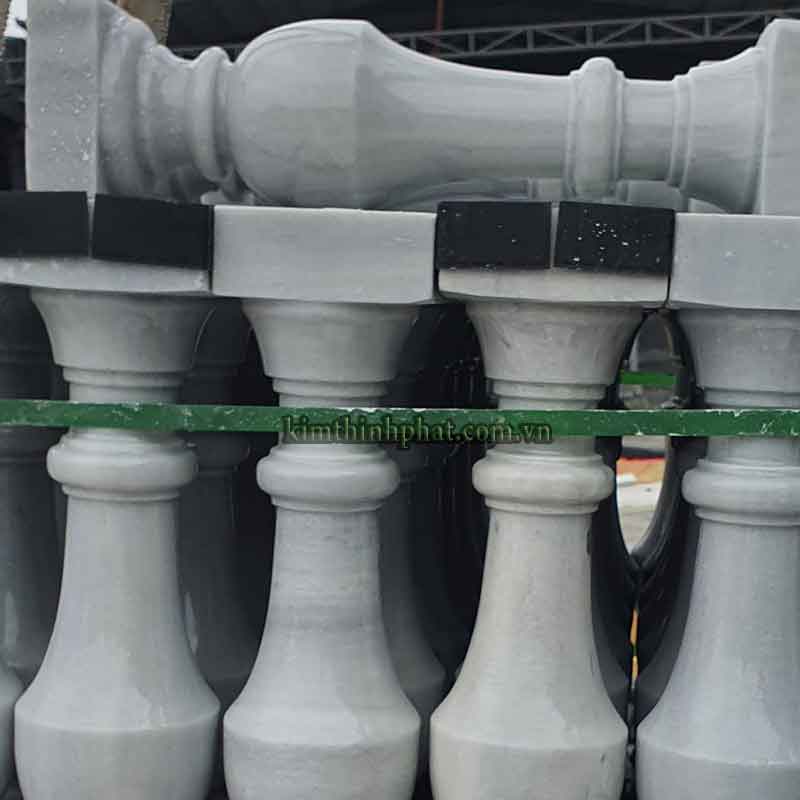 Con tiện đá hoa cương lan can màu tím
