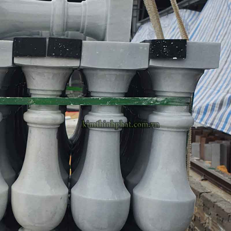 Con tiện đá hoa cương lan can màu tím