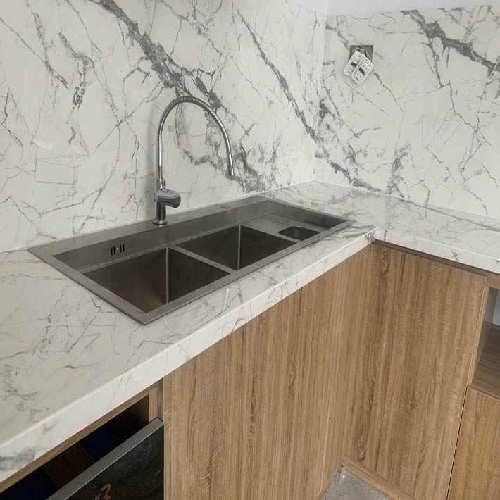 Mỏ đá granite bếp màu trắng