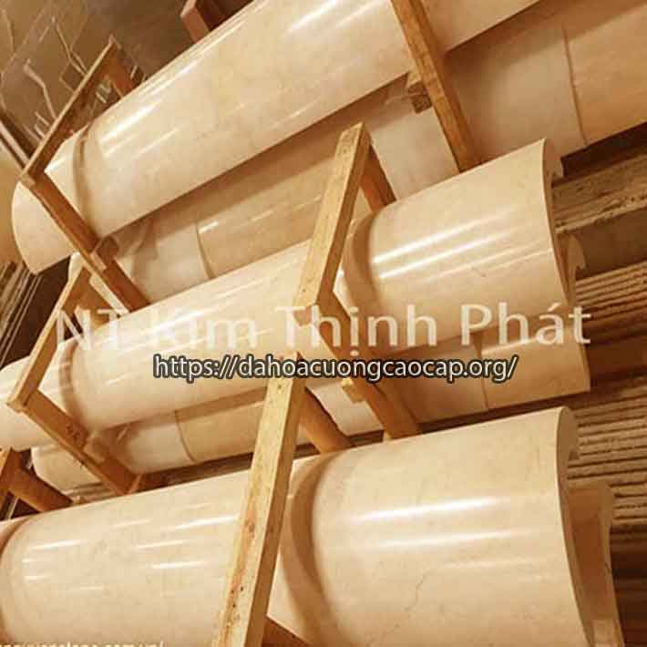 Những kiểu dáng cột tròn đá hoa cương đẹp7