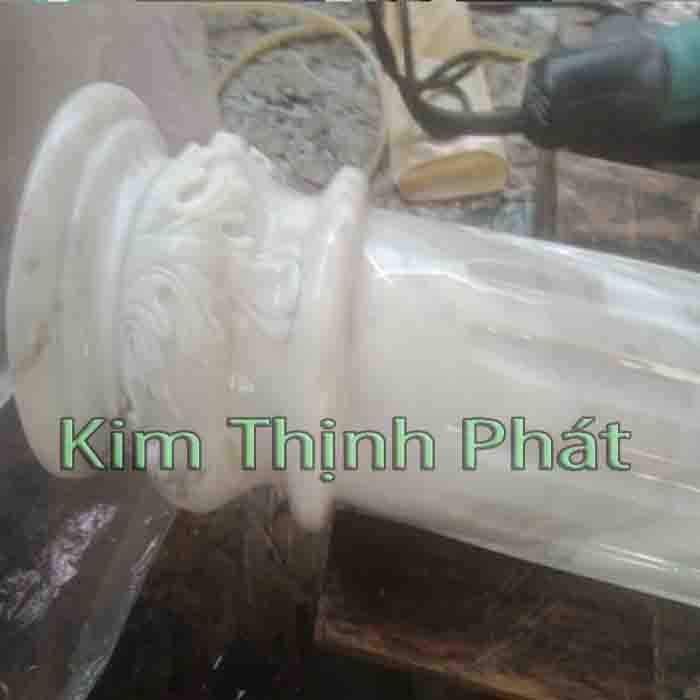 Trụ đá hoa cương cầu thang trắng