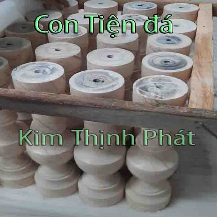 con tiện đá màu kem