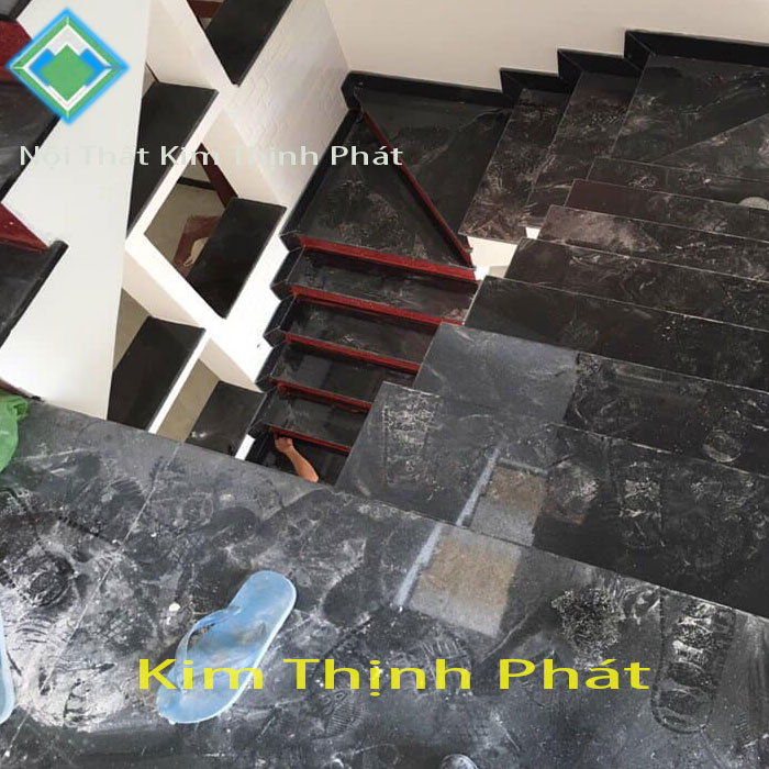 Cầu thang đá Hồ Chí Minh