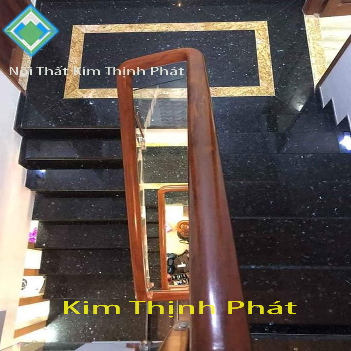 mẫu cầu thang đá nhà phố p10