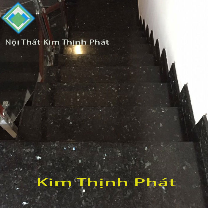 mẫu cầu thang đá nhà phố p7